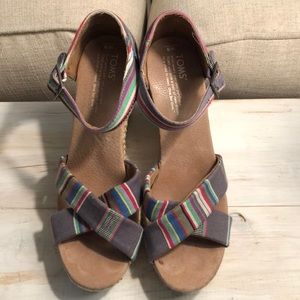 TOMS wedge